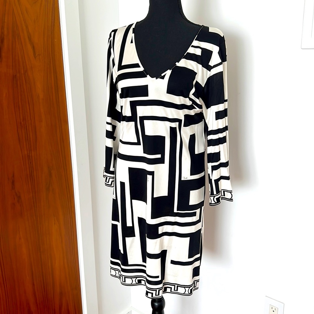 Very good condition very soft and stretchy, can fit on bigger size